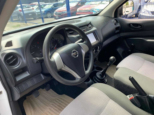 Imagen 11 de 15 de Nissan Np300 2017 Chasis Cabina Dh Aa Pack Seg Mt