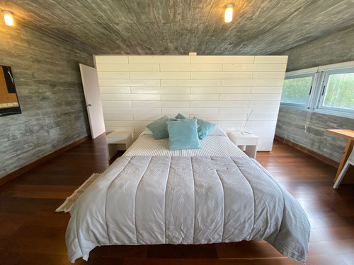 Casa En Alquiler Por Temporada De 4 Dormitorios En Punta Piedras (ref: Bpv-8720)