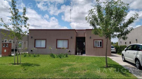 Venta - Casa En Pilar Del Este - Bayugar Negocios Inmobiliarios