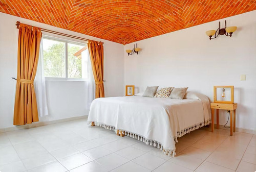 Venta Gran Casa Colonial Con Bóvedas Catalanas