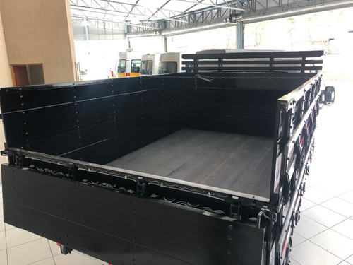 Imagem 8 de 14 de Renault Master Chassi 2022 Carroceria Madeira Metal