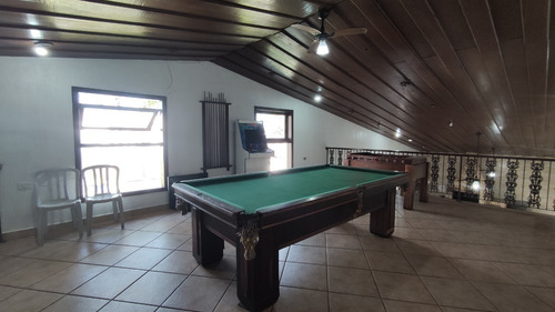 Casa Com Piscina Semi Olímpica Aquecida, (mansão),sauna, Spa Hidromassagem Para 9 Pessoas ,8 Quartos, 1516 Metros, Salão De Festas, Salão De Jogos Completo, Churrasqueira Completa, Alarme Cameras
