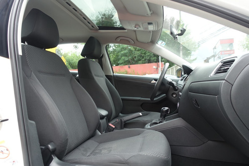 Imagen 11 de 14 de Volkswagen Jetta Style 2013