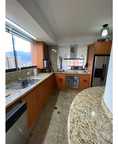 Se Alquila Apto 130m2 3h+s/3b+s/2p Las Mesetas