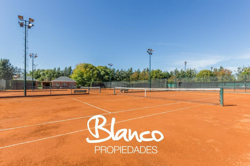 Imagen 10 de 30 de Espectacular Lote De 1576 En El Barrio Pilará - El Faetón