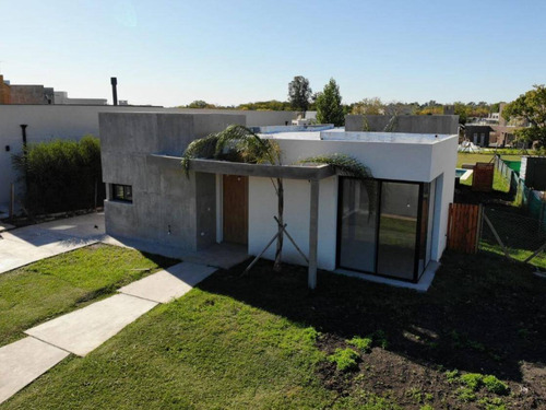 Casa Con Pileta En Venta Santa Elena