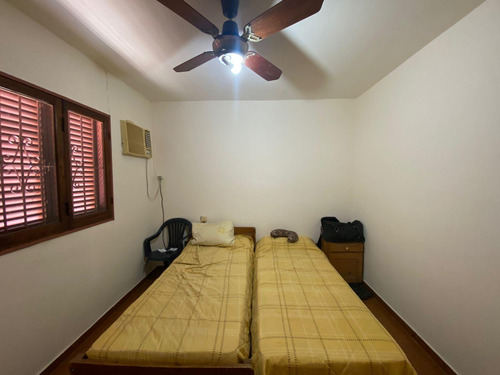 Casa De 3 Dormit Dependencia De Servicio / Departamento 3 Bños Y Cochera P/3 Vehiculos!