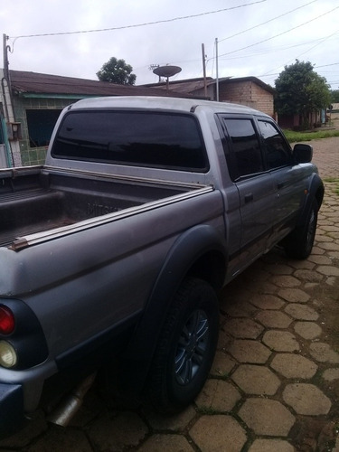 Imagem 2 de 4 de Mitsubishi L200 2009 2.5 Gl Cab Dupla 4x4 4p
