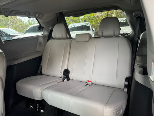 Toyota Sienna 3.5 Limited At