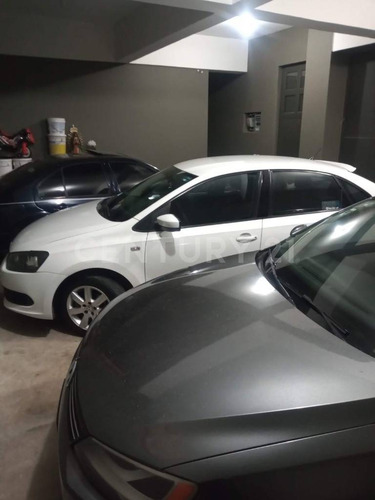 Increible Casa De 3 Niveles Que Combina, Practicidad Y Elegancia
