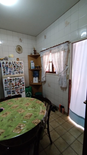 Excelente Casa De 4 Amb Con Jardin Patio Garage Y Terraza