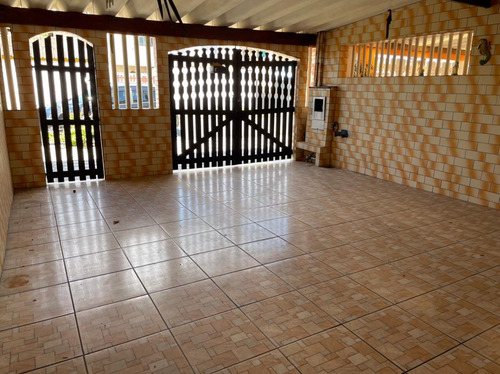 Imagem 4 de 14 de 954 Casa Com Piscina, 2 Quartos, 2 Banheiro, Cozinha,2 Vagas