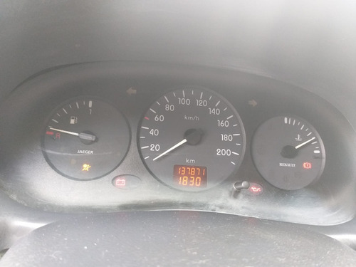 Renault Clio 1.0 16v Authentique 5p
