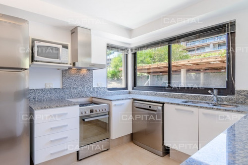 Amplio Departamento En Venta De Tres Dormitorios Más Dependencia Y Parrillero De Uso Exclusivo, Punta Ballena- Ref: 30286