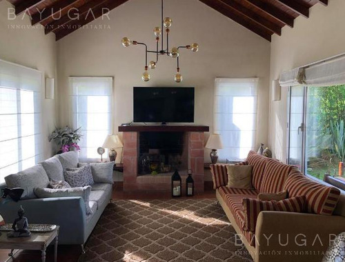 Venta Casa - Chacras Del Molino / Exaltación De La Cruz - Lote De 2000 M2