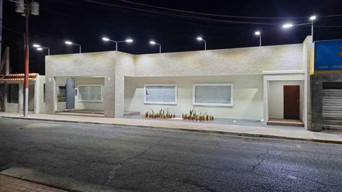 Local Casco Central Lujoso Lechería Alquiler 600 M2