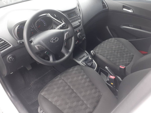 Imagem 8 de 10 de Hyundai Hb20 1.6 Comfort Style 16v Flex 4p Manual