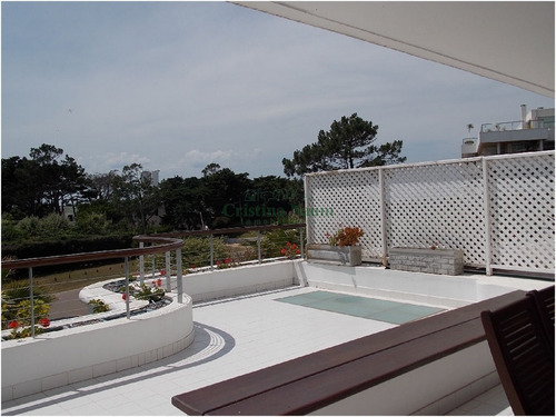 Apartamento En Rincon Del Indio, 4 Dormitorios *- Ref: 15757