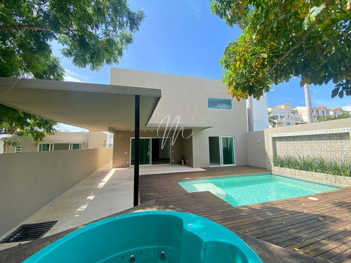 Imagen 3 de 30 de Casa En Venta En Cancun Residencial Villas Lagoon, El Table