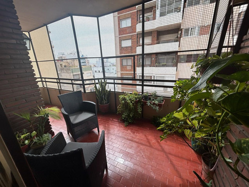 Vende Departamento 4 Amb C Balcón Aterraz Flores