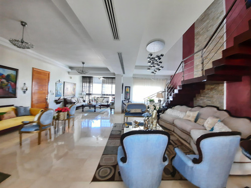 Se Vende Penthouse Con Impresionante Terraza En Piantini