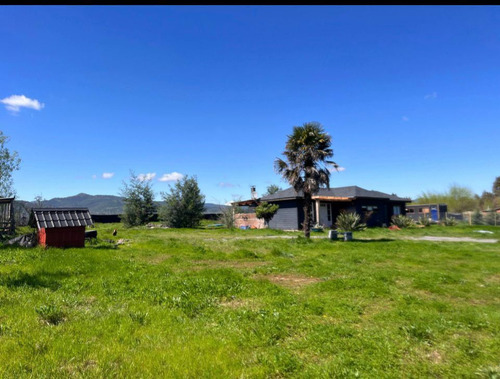 Casa En Venta De 2 Dorm. En Sagrada Familia