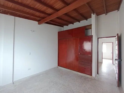 Casa En Venta En Ciudad Jardin. Cod V30481