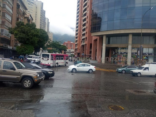 Oficina Comercial En Alquiler Mls #24-5774