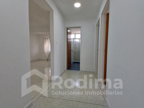 Apartamento En Residencias El Centro, Edificio Conectado A Pozo De Agua