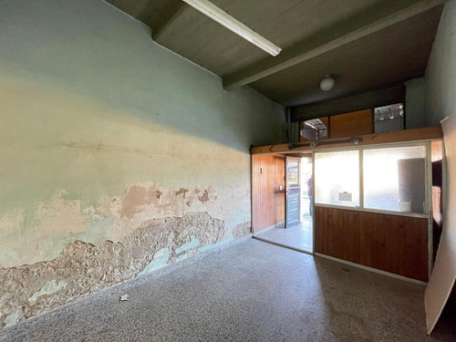 Imagen 3 de 6 de Venta Local Sobre De La Vega - Moreno Sur