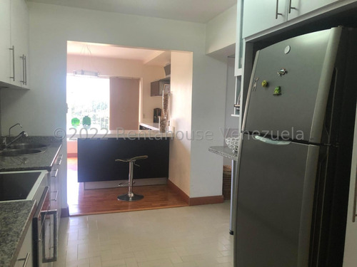 Ms: 25-8465. En Venta Amplio Y Seguro Apartamento En El Peñón. A=143m2, 3h, 3b, 1p.