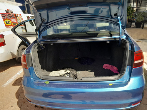 Volkswagen Jetta 2.0 Tiptronic At