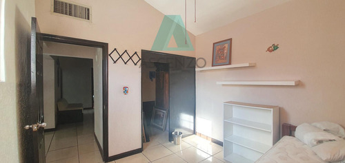 Renta De Casa Amueblada En Fracc. Lomas Vallarta, Delrui
