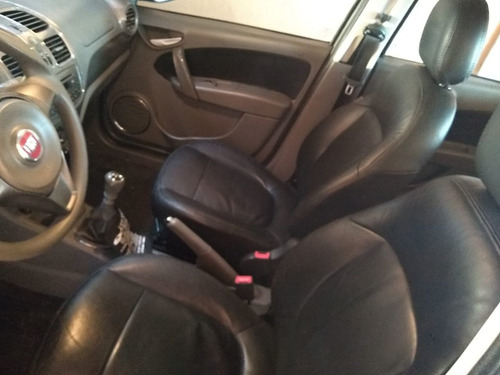Imagem 6 de 8 de Fiat Grand Siena 2014 1.6 16v Essence Flex 4p