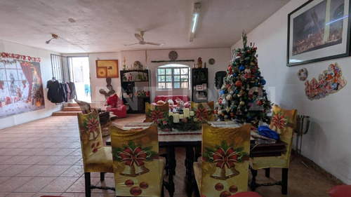 Local Comercial Con Casa Habitación En Venta, Col. Centro, Mazatlán, Sinaloa.