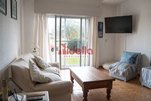 Venta De Apartamento 2 Dormitorios En Península, Punta Del Este