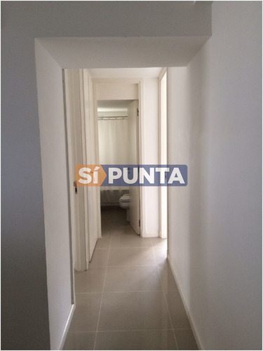 Imagen 15 de 24 de Apartamento En Edificio Con Todos Los Servicios
