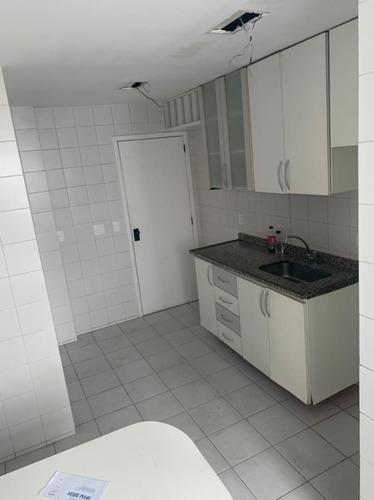 Apartamento À Venda Na Avenida Genaro De Carvalho, Recreio Dos Bandeirantes, Rio De Janeiro - Rj - Liv-11895