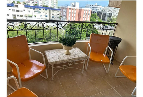 Alquilo Apto Amueblado En Gazcue, 2 Habs., 140 Mts.2, Balcon, 5to Piso, Torre Hilda Maria