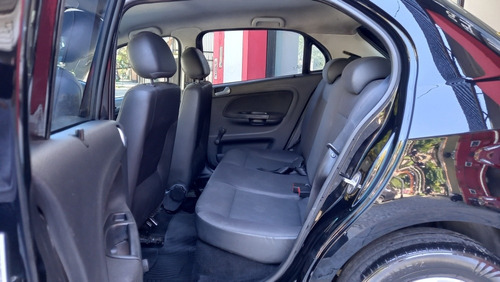 Imagen 10 de 13 de Volkswagen Gol Trend 2018 1.6 Trendline 101cv