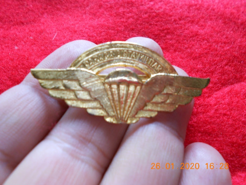 Insignia Brevet Dorado De Paracaidista Militar