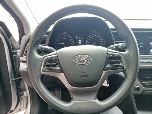 Imagen 3 de 13 de Hyundai Elantra 2018 2.0 Gls Premium At