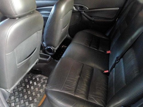 Imagem 2 de 11 de Ford Focus 2.0 Lfc