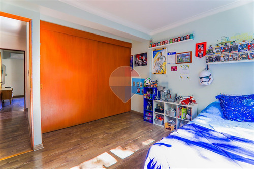 Casa En Venta De 4 Dorm. En Las Condes