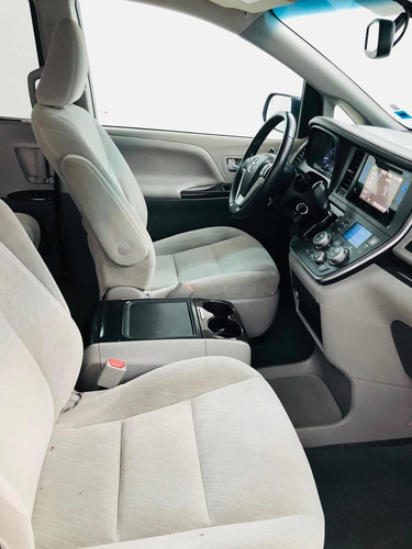Imagen 8 de 12 de Toyota Sienna 2017 3.5 Xle At