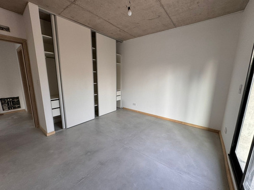 Venta Casa En Barrio Con Porton Los Erales