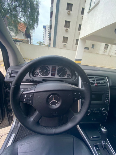 Imagem 8 de 12 de Mercedes B180 Family 1.7 2011