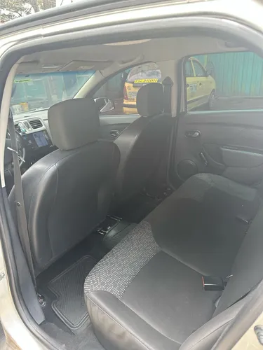 Renault Logan 1.6 Expression / Life +