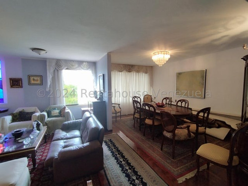 Apartamento En Venta. Urb. Colinas De Valle Arriba.