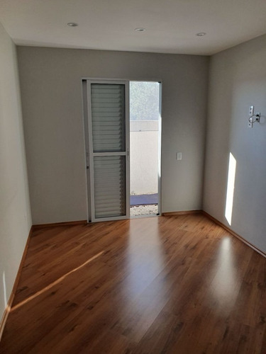 Imagem 4 de 8 de Casa Em Condominio - 2 Dormitórios E 2 Vagas De Garagem